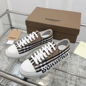 BURBERRY LARKHALL BEIGE CHECK CANVAS LOGO SNEAKERS SIZE EU 38